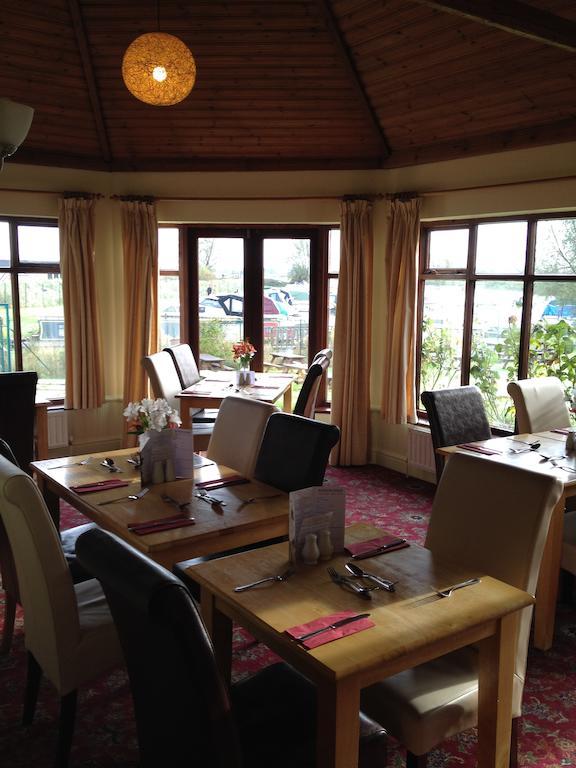The Lazy Otter Bed & Breakfast Stretham Bagian luar foto